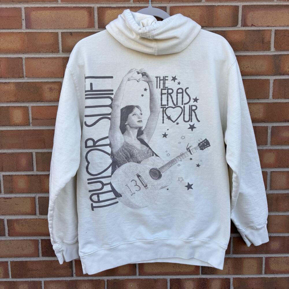 Taylor Swift Eras Tour Fearless Heart Photo Hoodie Beige Double Sided Print Sz M